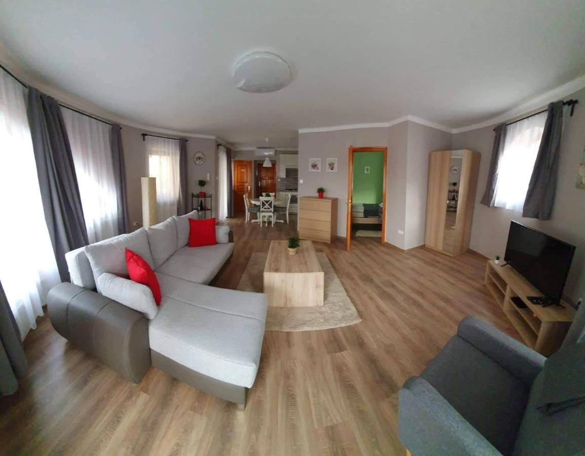 Pannonia Apartman Esztergom Extérieur photo