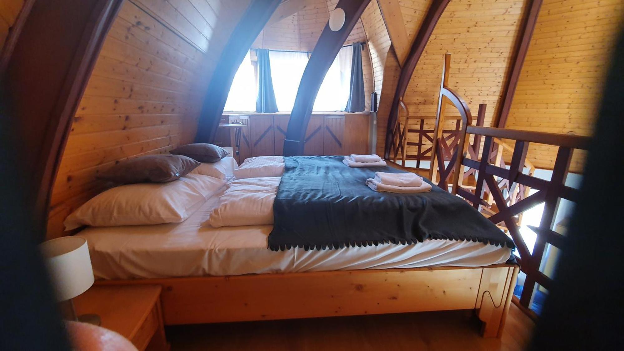 Pannonia Apartman Esztergom Chambre photo