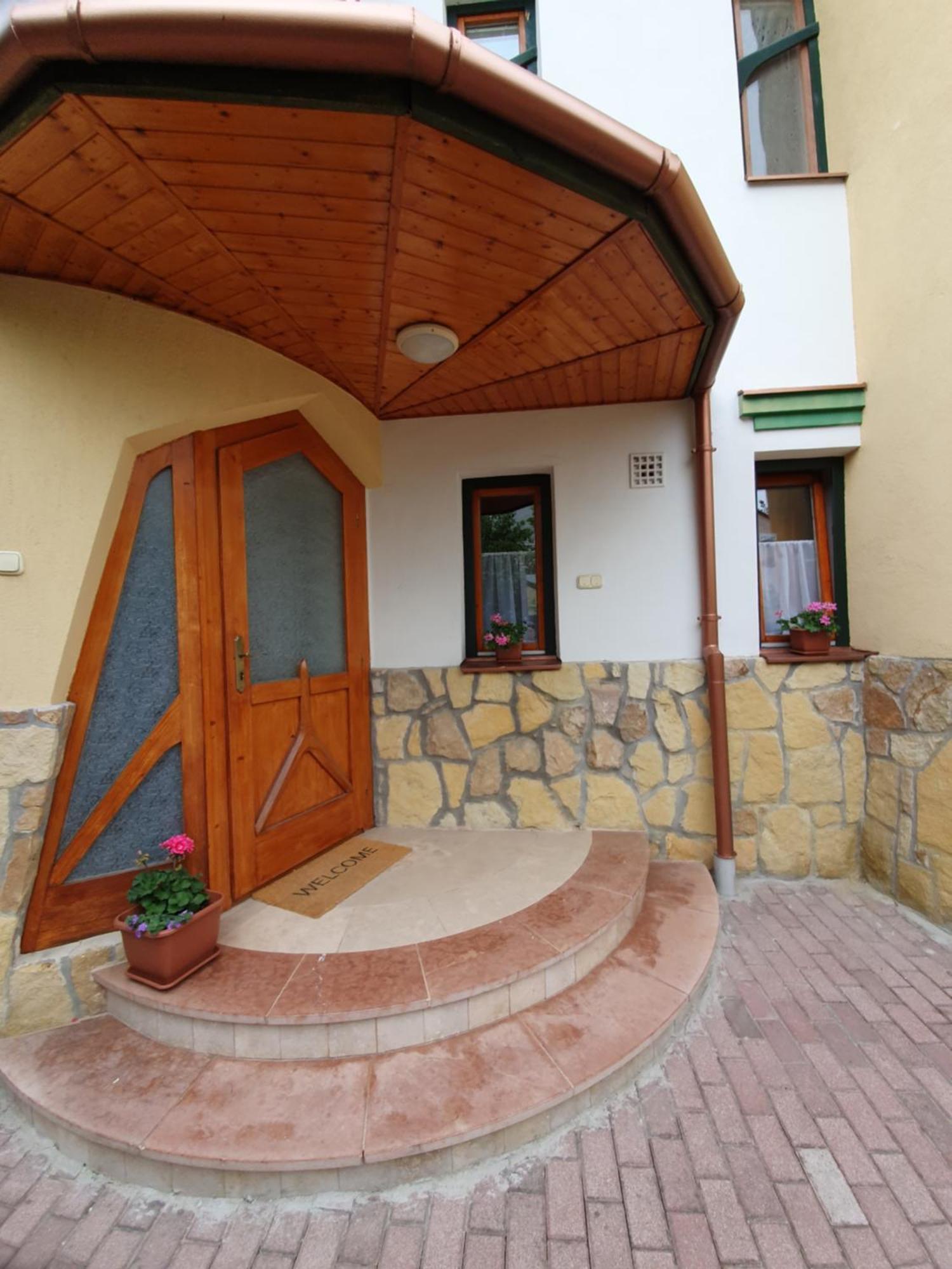 Pannonia Apartman Esztergom Chambre photo