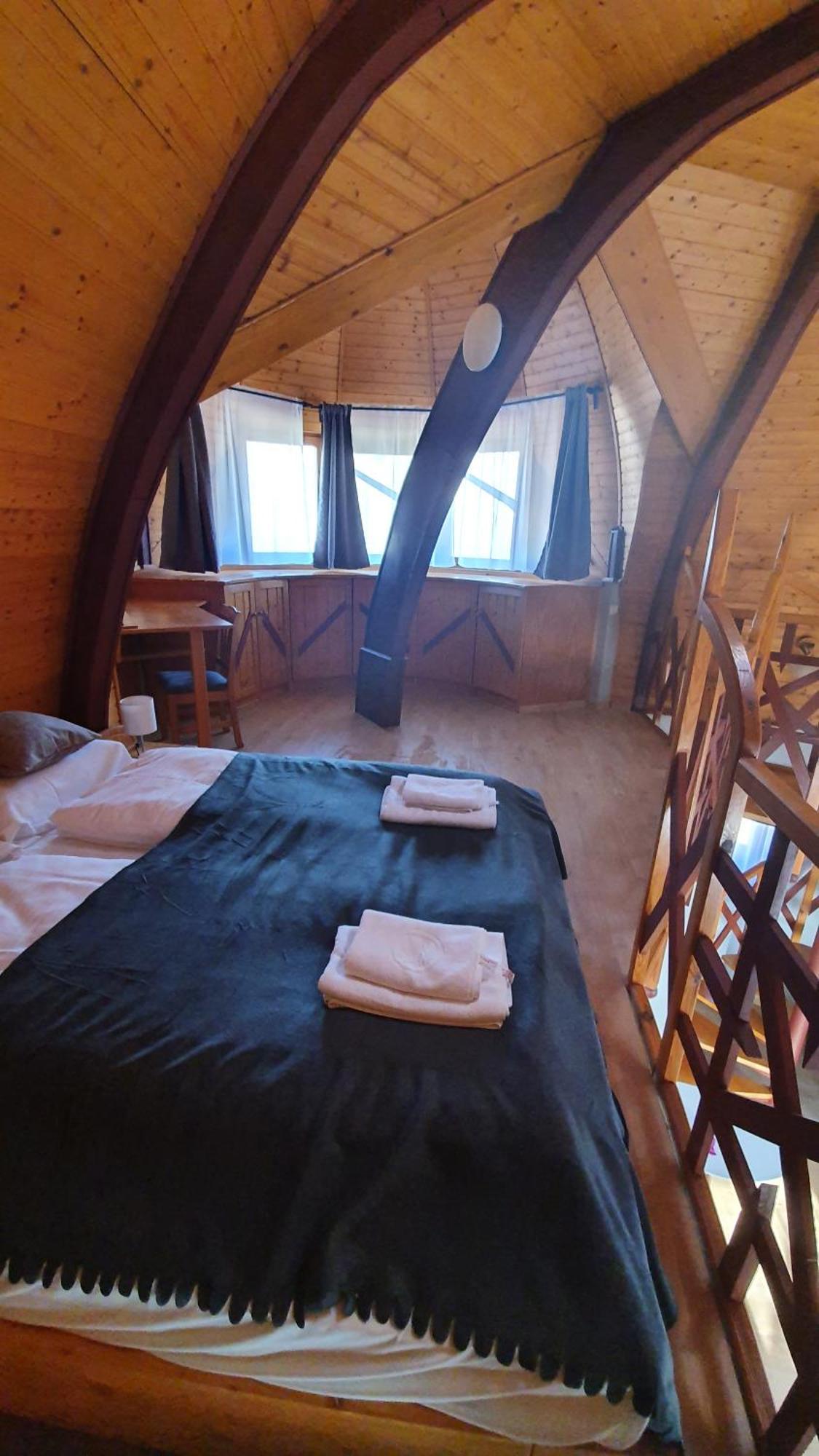Pannonia Apartman Esztergom Chambre photo