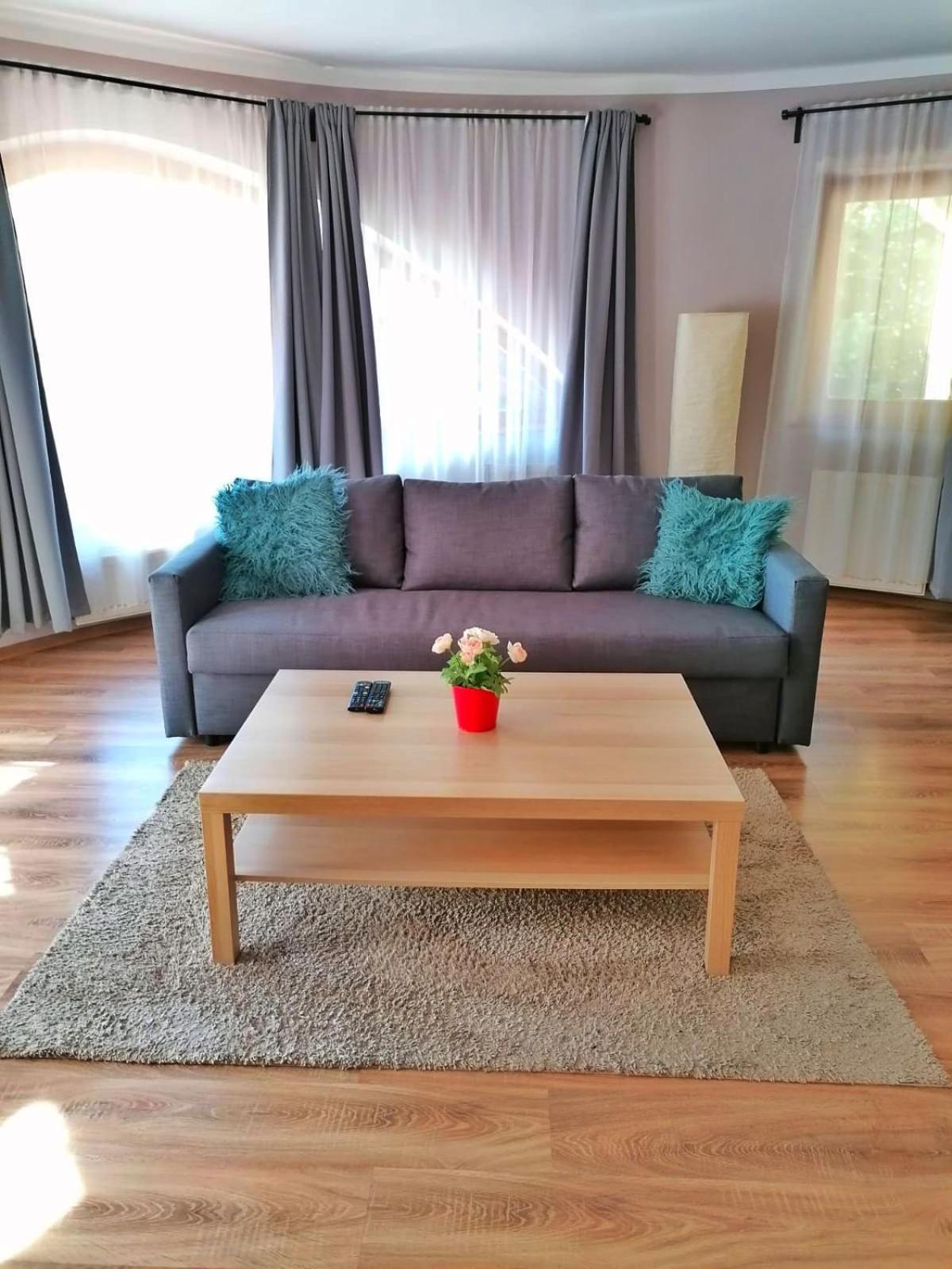 Pannonia Apartman Esztergom Extérieur photo